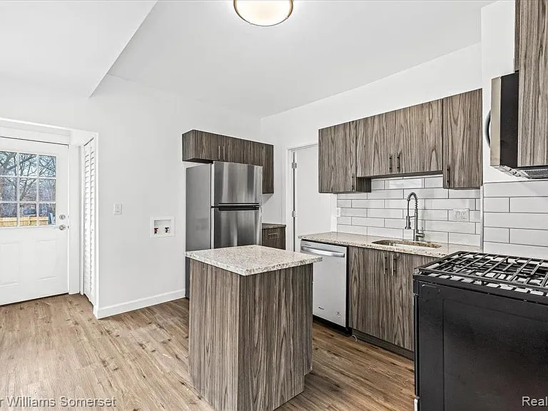 6091 Vermont St #B — Photo 7
