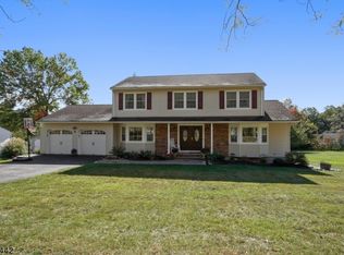 8 Regina Rd, Succasunna, NJ 07876