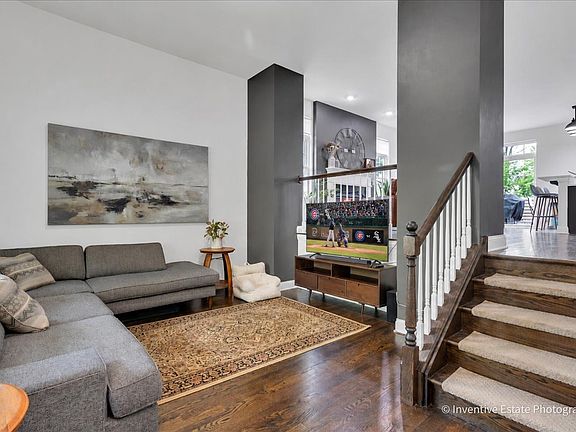 4th image of 5642 N Lockwood Ave