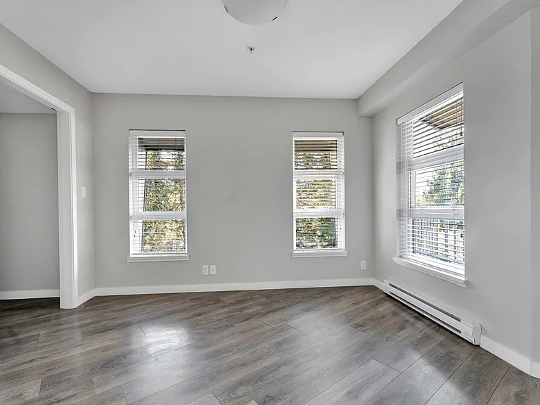 4320 Slocan St — Photo 8