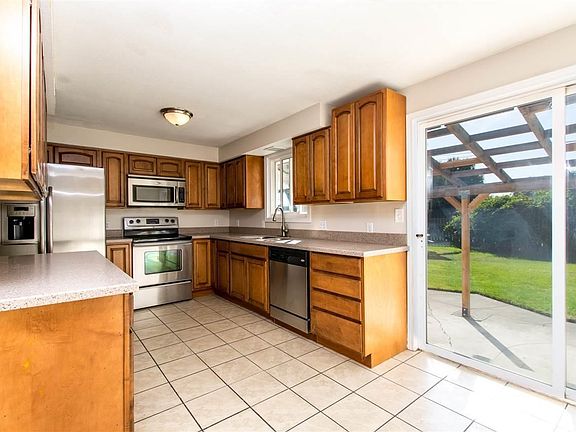 5th image of 1815 Marshall Ct