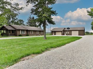 21015 Fairmount Rd, Wapakoneta, OH 45895