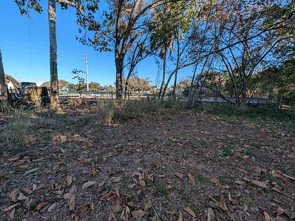 4th image of 521 SW Halpatiokee Street