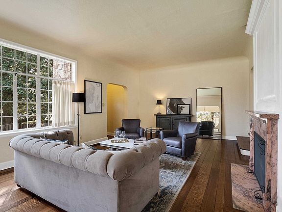 3rd image of 2014 Hallwood Dr