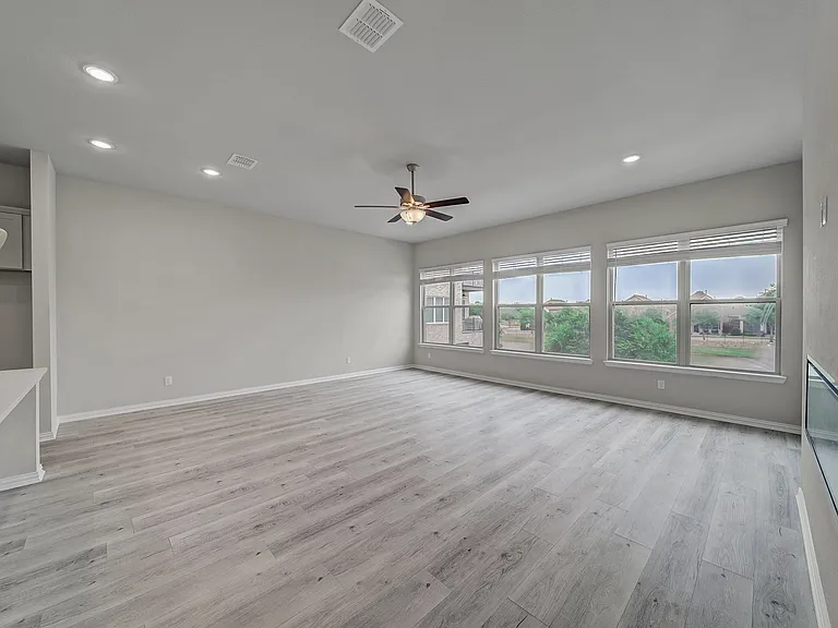 4484 N River Walk Dr — Photo 4