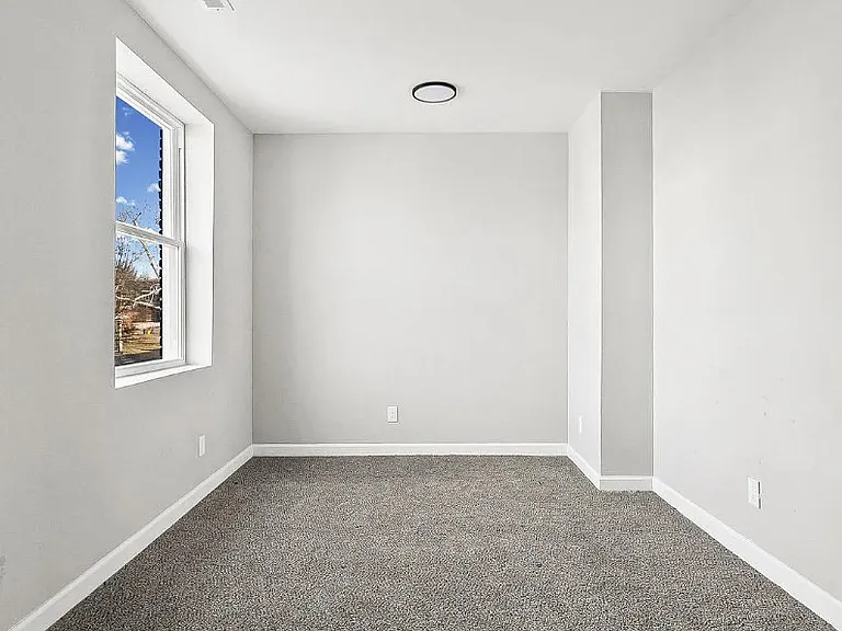2301 Whittier Ave #1 — Photo 24