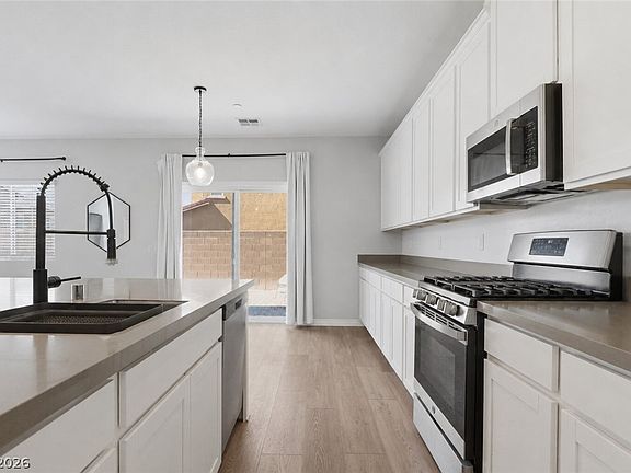 5th image of 1623 Dakota Group Ave