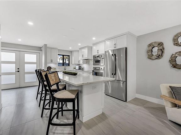 4th image of 990 8th ST S #1C