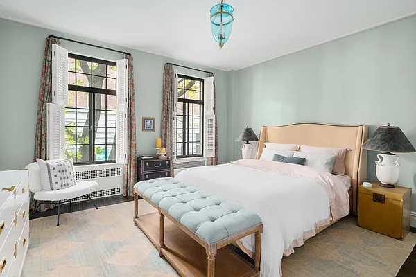 Sold by Douglas Elliman | media 10