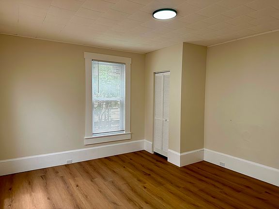 3rd image of 278 Auburn St #2