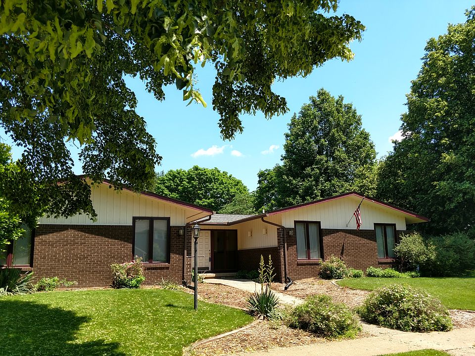 1st image of 3202 Stoneybrook Dr