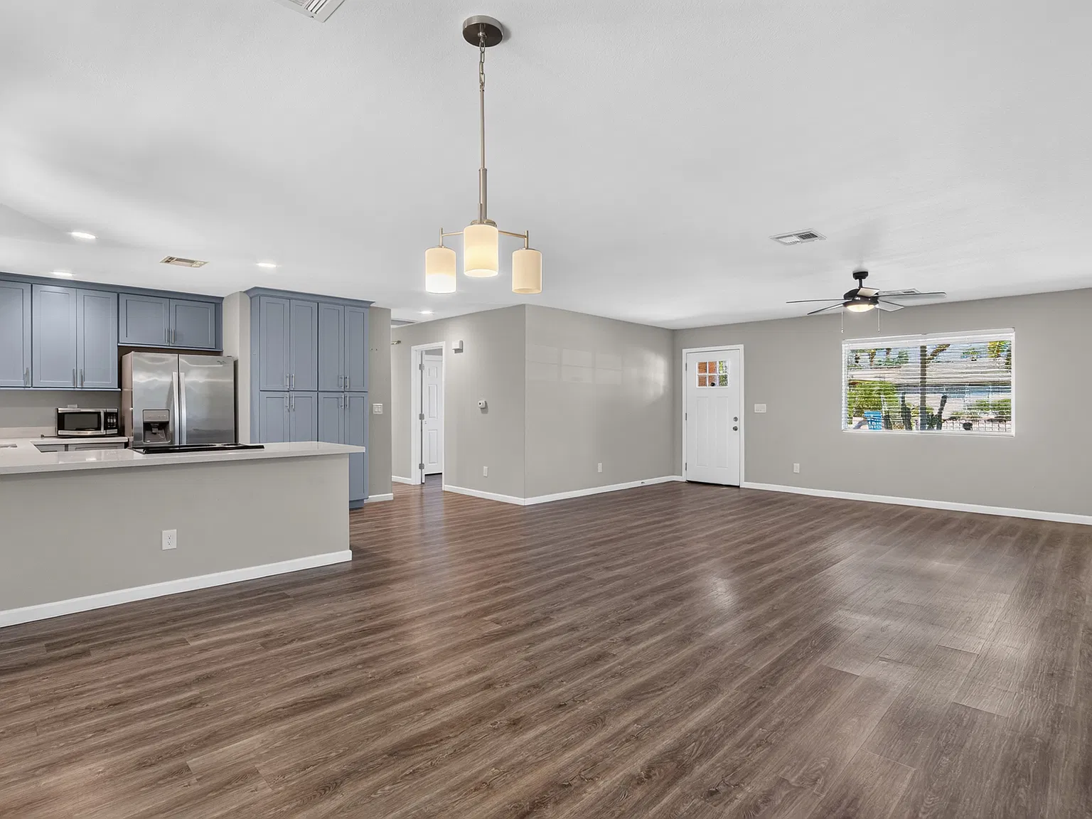3 bed, 1400 sqft, $2,450 — Photo 4