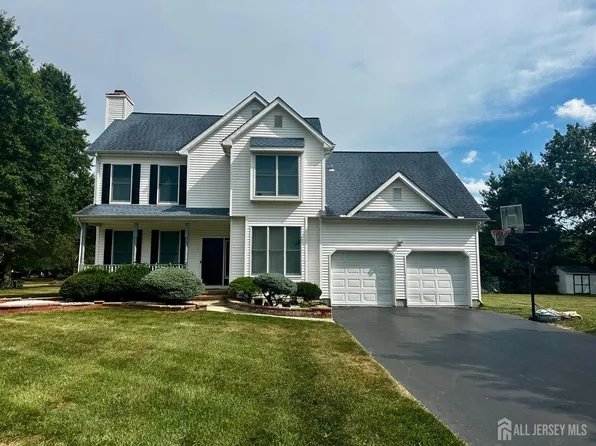 25 Knight Dr, Plainsboro, NJ 08536