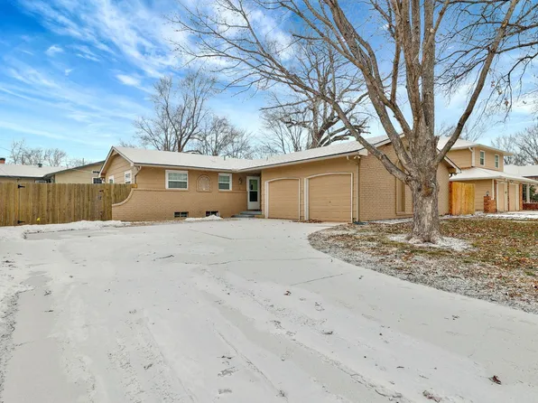 1117 N Sandplum Ln, Wichita, KS 67212