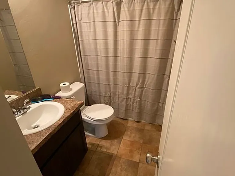 9512 SW 28th St — Photo 5