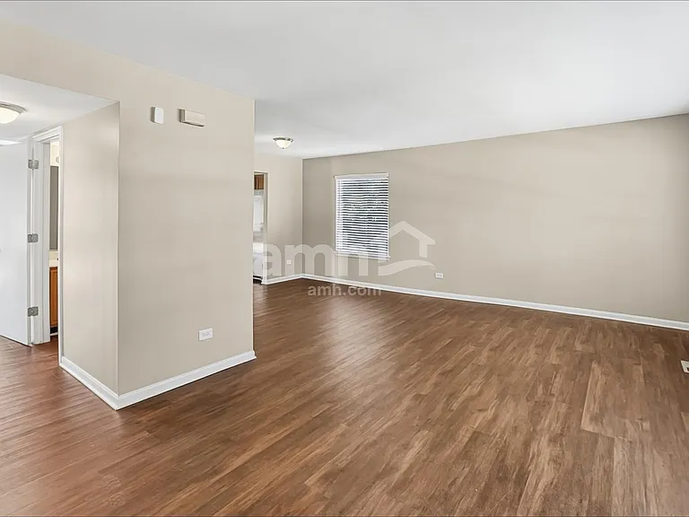 609 Red Barn Trl — Photo 7