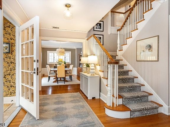 4th image of 15 Lincoln St