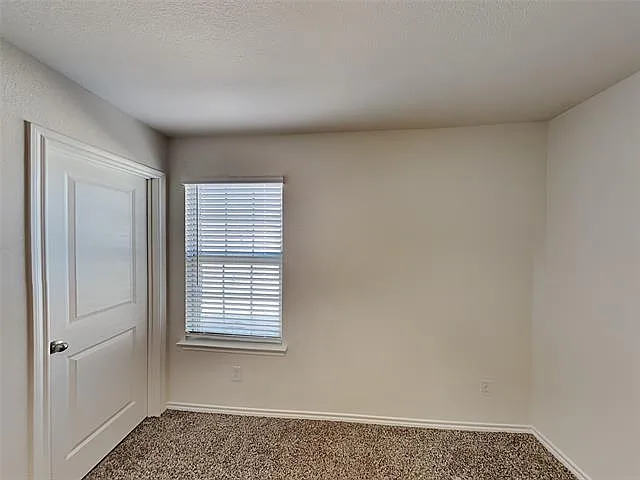724 Glover Dr — Photo 12