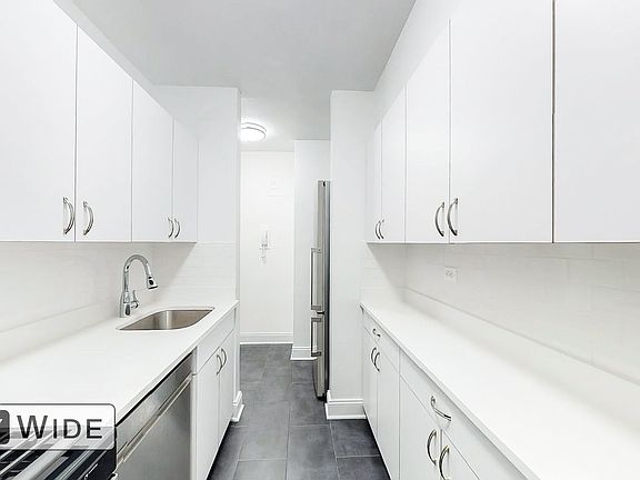 5th image of 157 E 57th St APT 5D