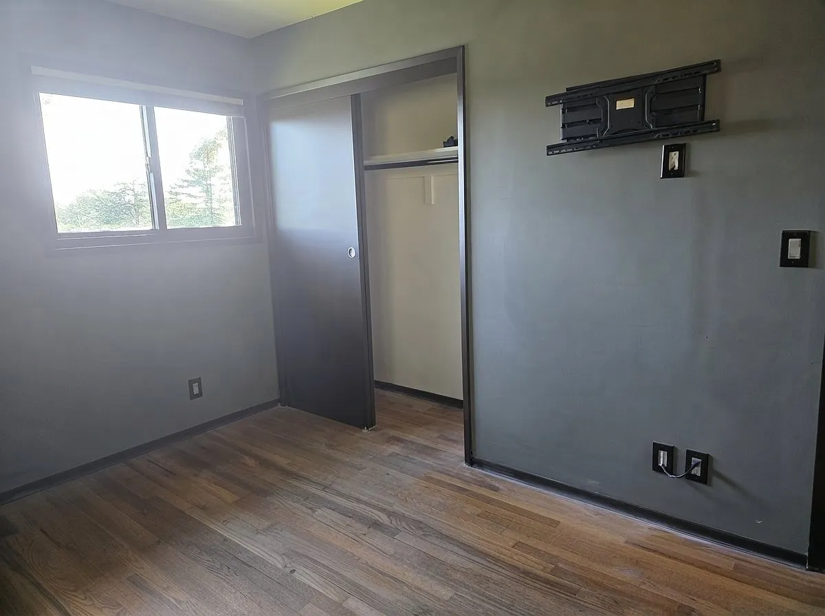 Bedroom with private bathroom — Photo 4