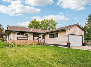 908 Prairie Ave SW, Faribault, MN 55021