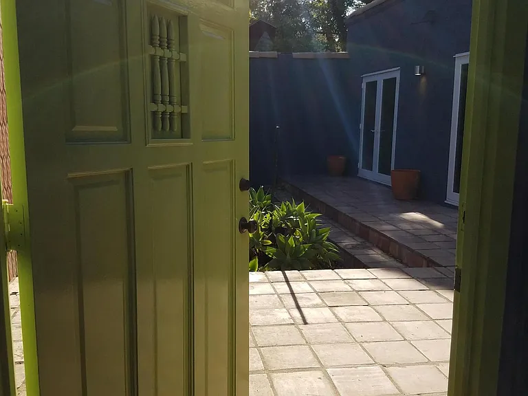 1550 N Jameson Ln — Photo 2