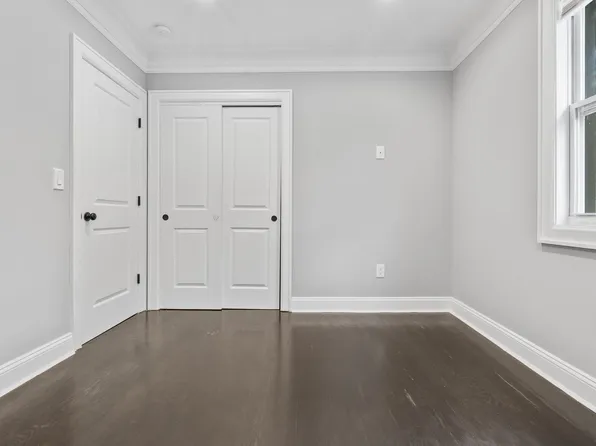 54 Lawton Avenue image 10 of 26