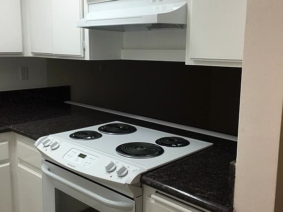 3rd image of 15500 S Budlong Pl APT 3