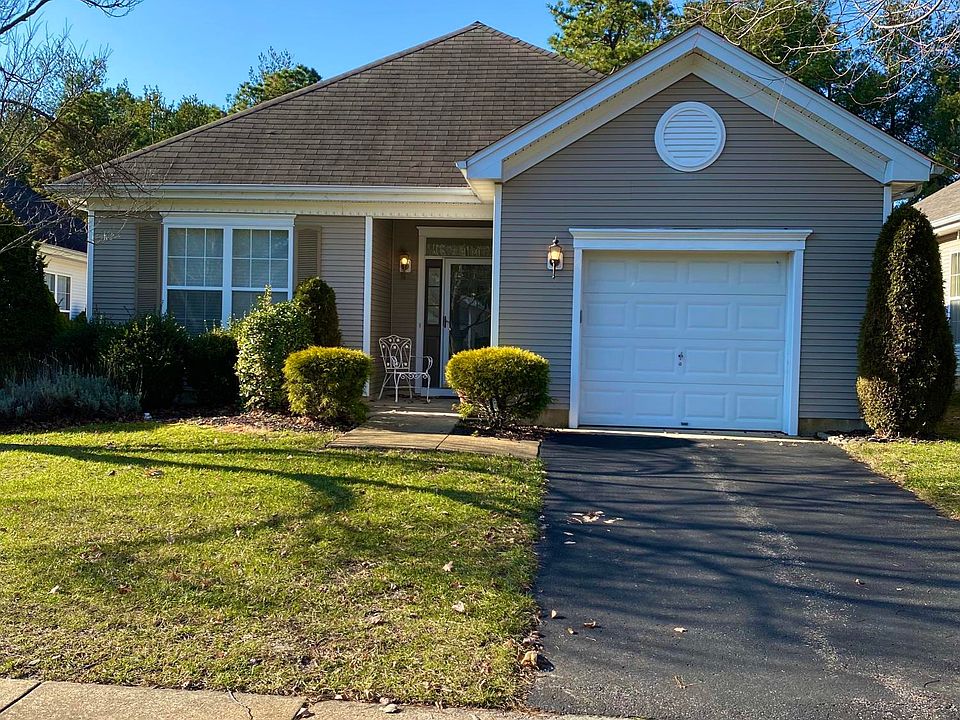 1st image of 16 April Springs Ct