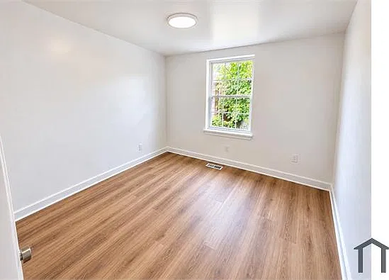 3 bed, $1,808 — Photo 3