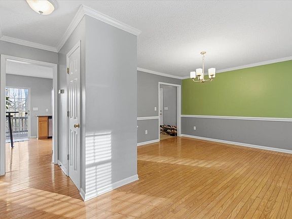 4th image of 185 Commodore Dr