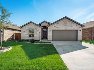 808 Finchley Dr, Fort Worth, TX 76247
