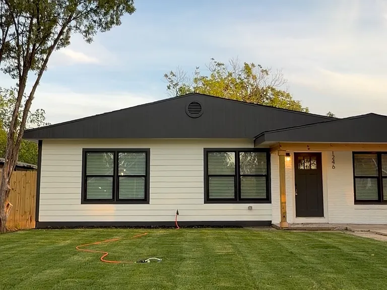 1246 Thompson Pl — Photo 1