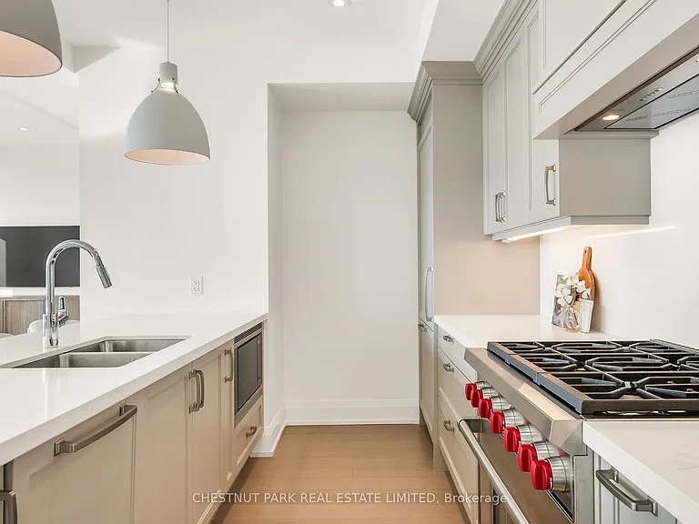 1700 Avenue Rd #Penthouse 706 — Photo 16