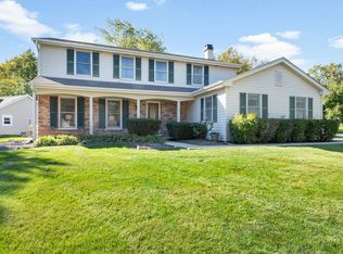 1717 Victoria Rd, Mundelein, IL 60060