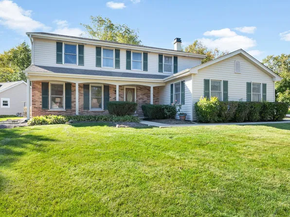 1717 Victoria Rd, Mundelein, IL 60060