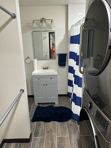 Washer/Dryer.