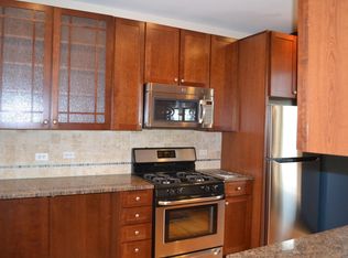 254 Pleasant St APT 3, Oak Park, IL 60302