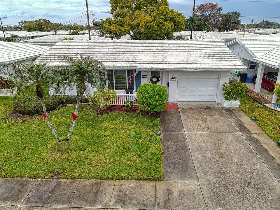 1st image of 9933 39th St N
