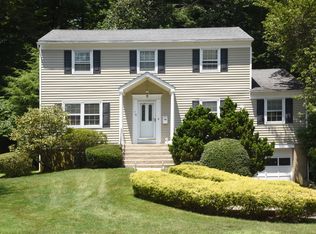 76 Greentree Dr, Scarsdale, NY 10583
