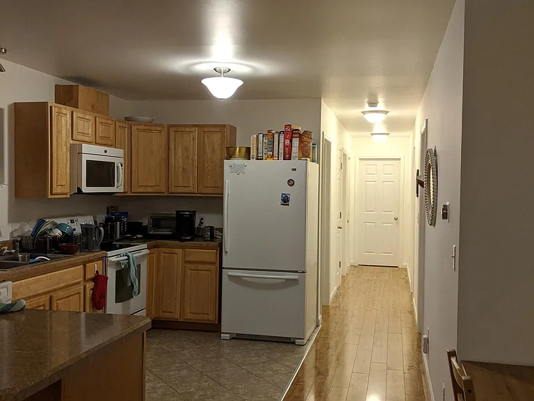 553 Mercer St — Photo 8