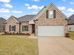 2480 Johnny Ray Dr, Southaven, MS 38672