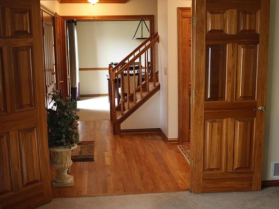 3rd image of 3165 Waterford Dr