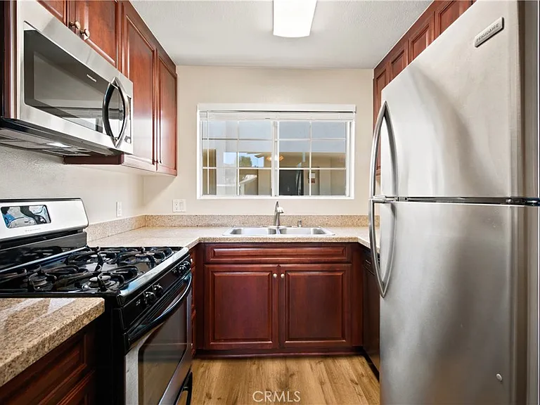 5540 Owensmouth Ave #306 — Photo 12
