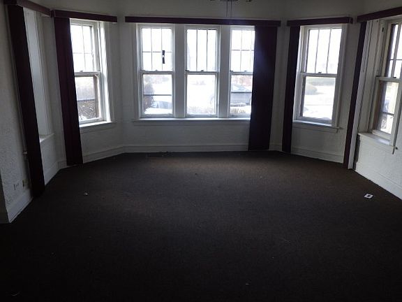 3rd image of 10625 S Calumet Ave