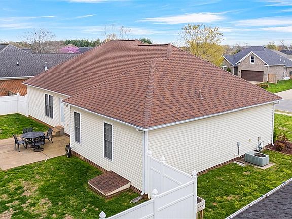 5th image of 1068 Trillium Ln