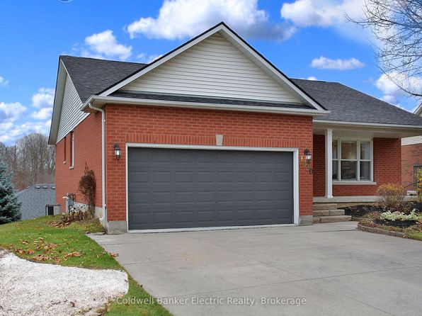 1830 Stratton Ave, Peterborough, ON K9K 2E6