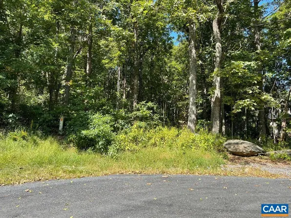 35 Smoke Rise, Roseland, VA 22967