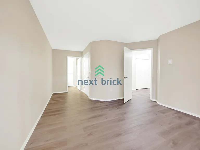 1270 Bellevue Way NE #3 — Photo 7