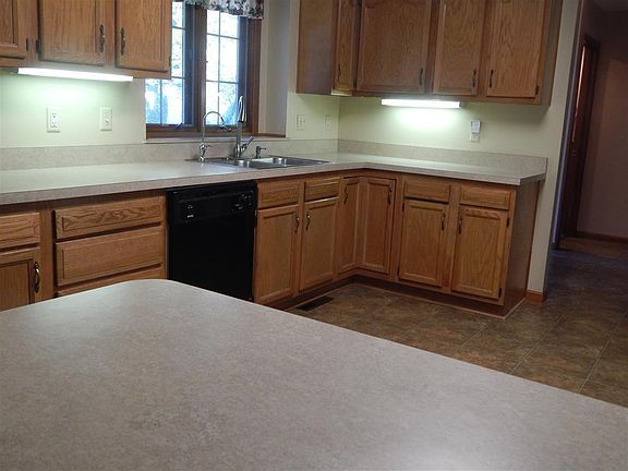 4th image of 10414 Lindwood Ct